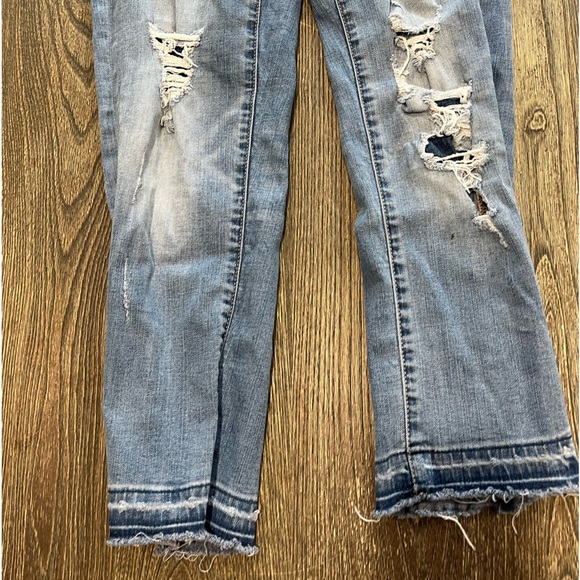 American Eagle Crop Jeans Ripped Super Stretch Denim Whisker Medium Wash Size 6 - Picture 2 of 11